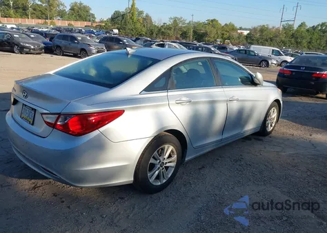 2013 Hyundai Sonata Gls z USA, uszkodzony, nr VIN 5NPEB4AC3DH650935